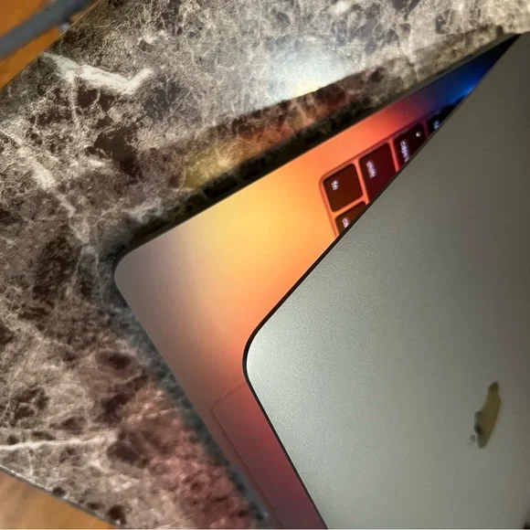 MacBook Pro 13” (2020) 32GB RAM